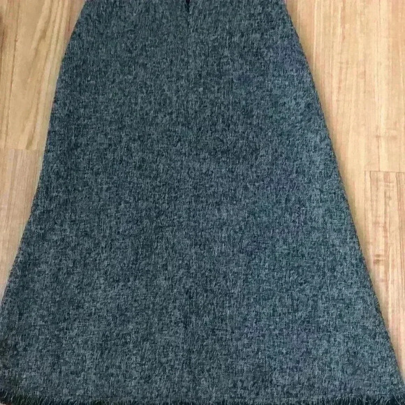 Northstyle A-Line Tweed skirt w/ slit and fringe hem - Picture 5 of 7